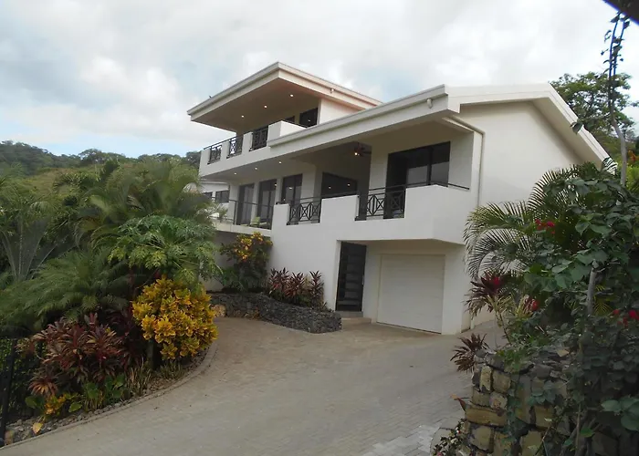 Holiday home Ocean View Modern Romantic House Pacifi With Pool
